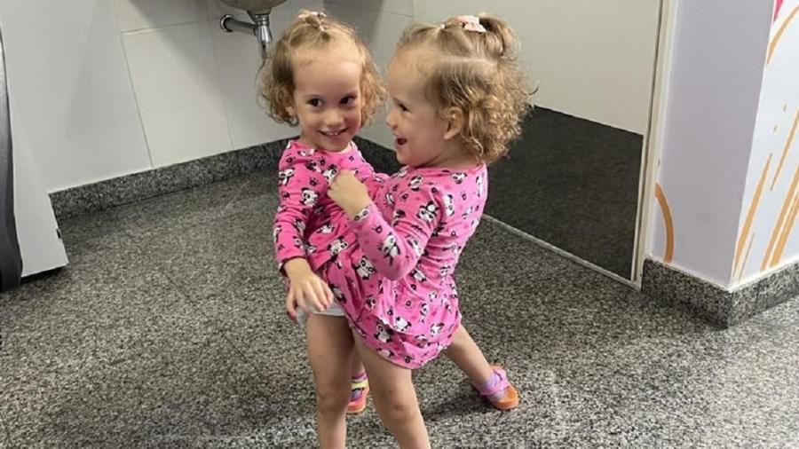 As gêmeas Heloá e Valentina, de 3 anos; elas passaram por uma cirurgia de separação em Goiás - Divulgação/Secretaria de Estado da Saúde Governo de Goiás