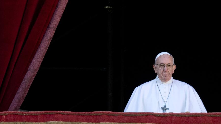 25.dez.2018 - Papa Francisco na varanda da Basílica de São Pedro, durante a tradicional mensagem de Natal "Urbi et Orbi" para a cidade e o mundo 25.dez.2018 - Papa Francisco na varanda da Basílica de São Pedro, durante a tradicional mensagem de Natal "Urbi et Orbi" para a cidade e o mundo
