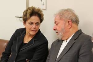 Ciro Gomes e Dilma Rousseff visitam hospital em solidariedade a