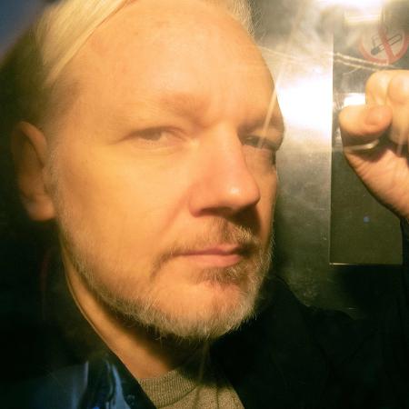 1º.mai.2019 - Fundador do WikiLeaks, Julian Assange chega a tribunal em Londres - Daniel Leal-Olivas/AFP