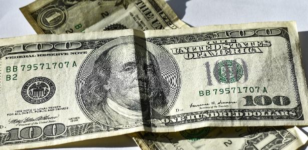 Dólar fecha em alta de 0,53%, vendido a R$ 4,215