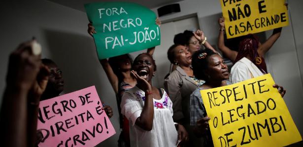 29.11.2019 - Militantes fazem protesto na Fundação Palmares, em Brasília