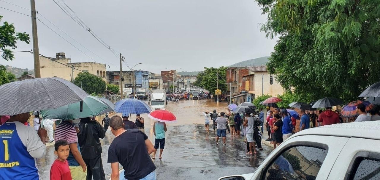 Chuvas em Minas Gerais atingem mais de 40 mil pessoas