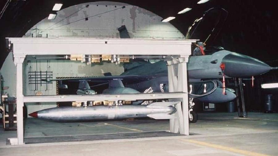 A bomba nuclear B61 armazenada em base aérea da Otan - USAF (Força Aérea dos EUA)