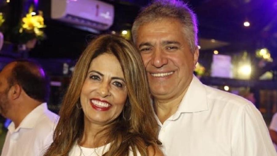 Prefeito de Guarujá, Válter Suman (PSDB), e sua esposa Edna Suman; ele é investigado em operação da PF que apura possíveis fraudes em contratações nas áreas da Saúde e da Educação, feitas pela prefeitura - Reprodução