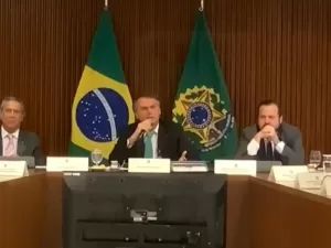 'Conversa de botequim': Moraes tira sigilo de reunião golpista de Bolsonaro