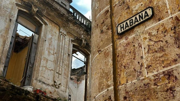 Prédios na capital cubana: crise ocorre num momento de transformação política