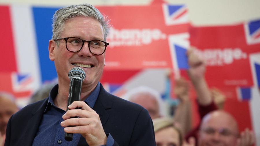 3.jul.2024 - Líder da oposição no Reino Unido, Keir Starmer, durante evento de campanha - Phil Noble/Reuters