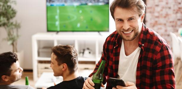 Is Mini LED TV suitable for watching football in the afternoon? Experts respond