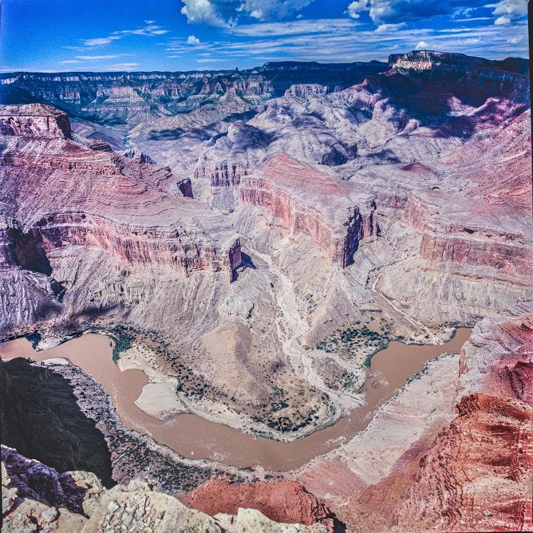 Marcas e sedimentos do deslizamento de terra e da enchente foram encontradas no cânion Nankoweap, no Grand Canyon