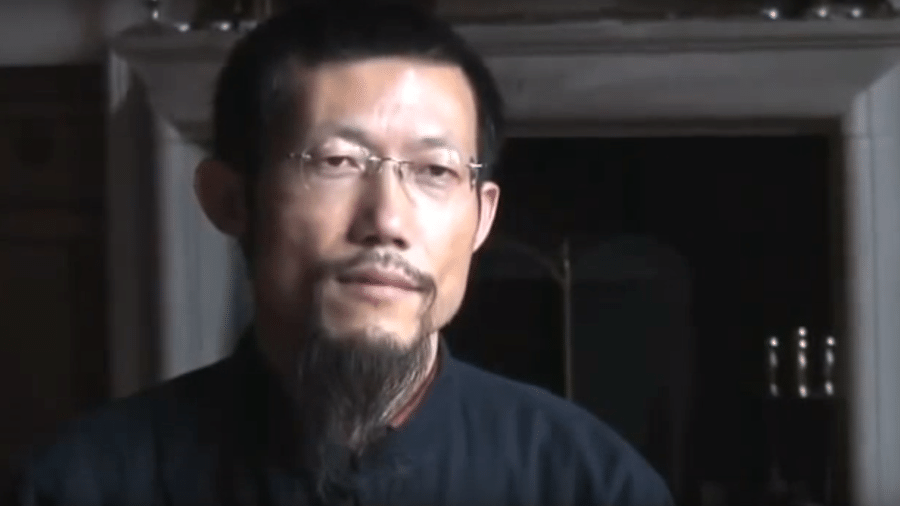Hong Chi Xiao é condenado a prisão após paciente morrer por causa da sua "terapia de tapas" - Reprodução/Youtube