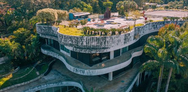 Mansão em São Paulo | Casa do ex-dono do banco Santos vai virar escola