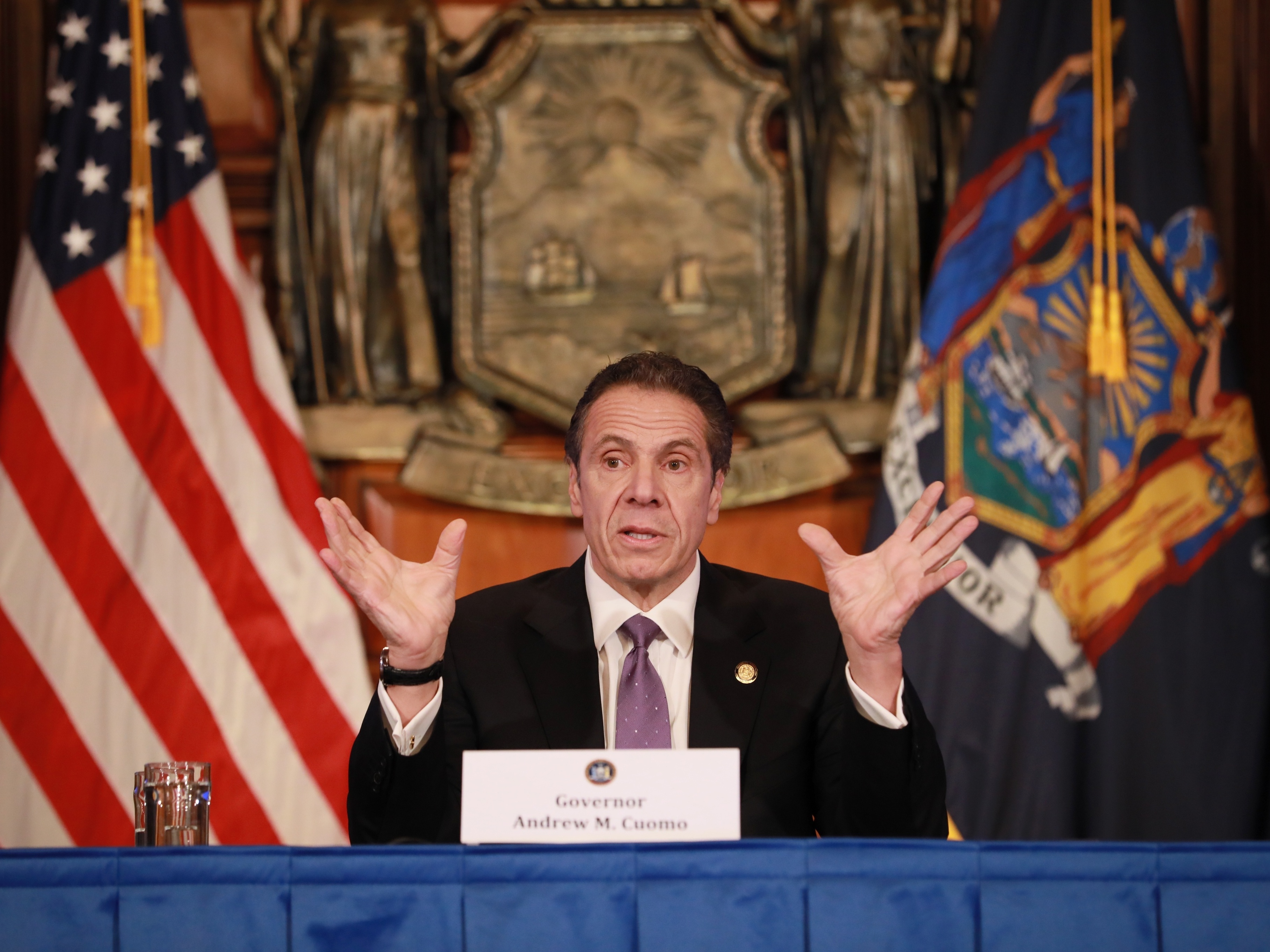 Andrew Cuomo, governador de Nova York, faz teste de coronavírus ao vivo  pela TV