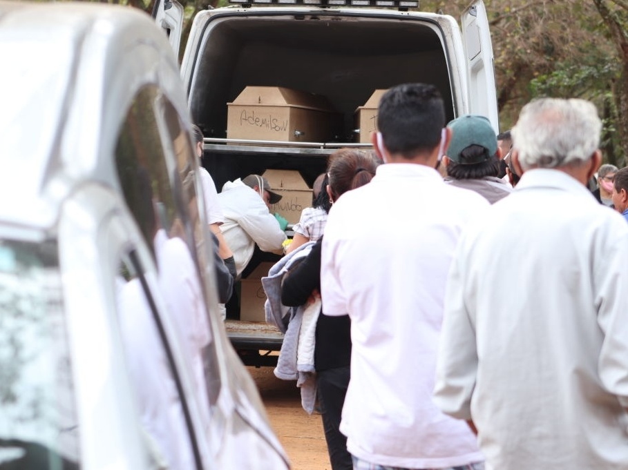 Análise: Sem lockdown e em colapso, Brasil ainda sobe a ladeira das mortes