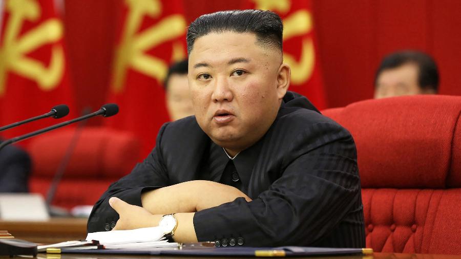 18.jun.2021 - O líder norte-coreano Kim Jong Un  - AFP/KCNA via KNS