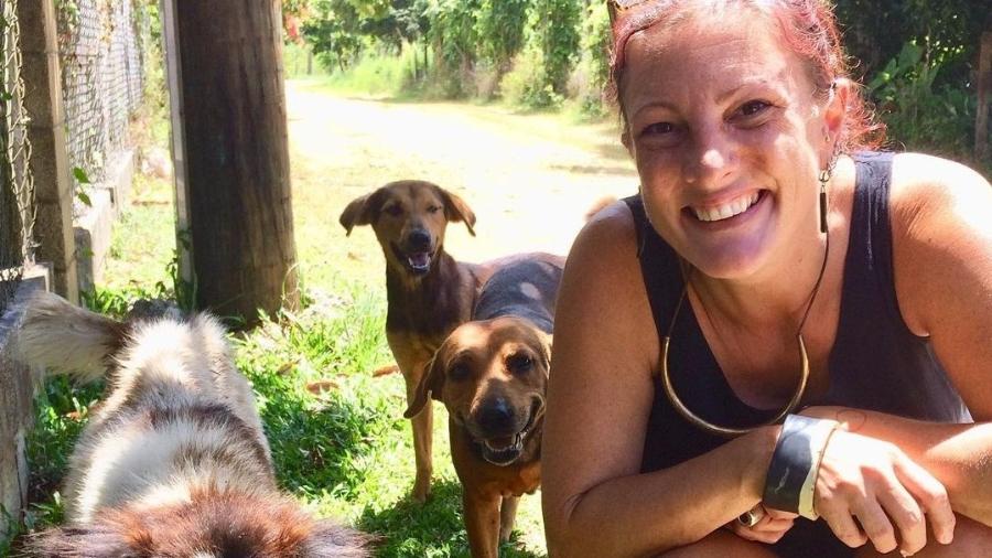 Angela Glover, de 50, administrava um abrigo para cães em Tonga - Reprodução/Instagram