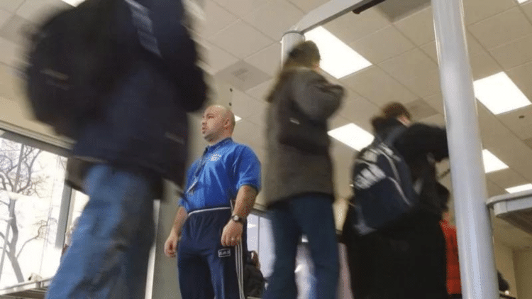 post columbine detectors - Getty Images - Getty Images