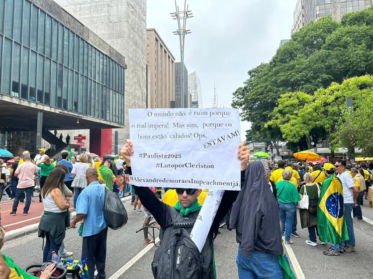 Bolsonaristas protestam contra o ministro Alexandre de Moraes, do STF
