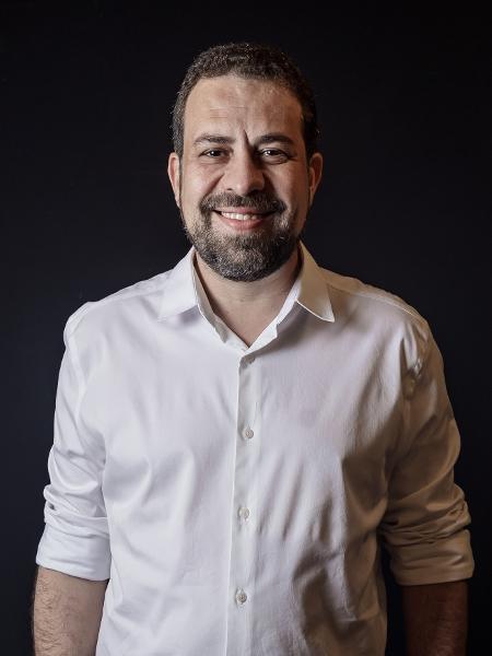 O candidato à Prefeitura de São Paulo, Guilherme Boulos (PSOL), em sabatina UOL/Folha