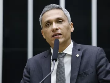 PT pedirá cassação de deputado do PL por fala contra Gleisi: 'Canalha'