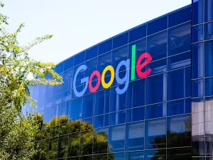 Google Agenda acena a Trump e remove datas ligadas à diversidade nos EUA