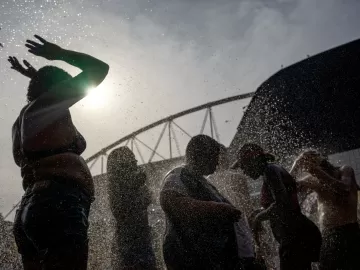 Lama até a canela e calor mortal: ir a shows pode virar experiência difícil