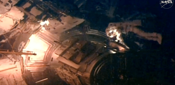 Image for Sophie Adenot é a primeira francesa a fazer caminhada fora da ISS