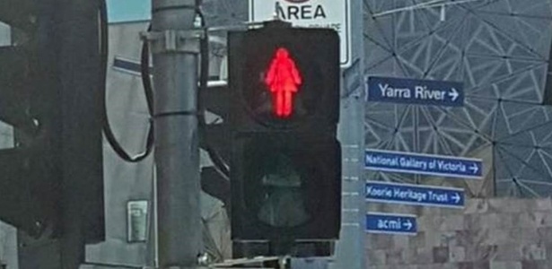 Melbourne, na Austrália, decidiu trocar parte dos semáforos para pedestres como parte de uma campanha sobre igualdade de gênero - Gerry Cantwell via BBC