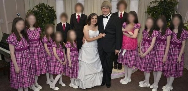 Filha planejou fuga por 2 anos até sair | 13 filhos de casal dos EUA passavam meses acorrentados em casa