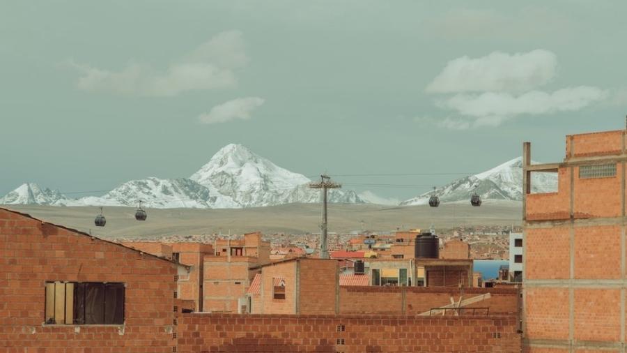  Povoado andino na Bolívia; pesquisadores alertam para impacto da fumaça no derretimento de gelo e, em consequência, no abastecimento de água para milhões de pessoas - Getty Images