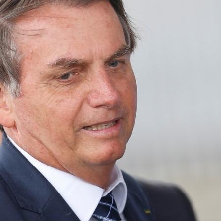 Presidente Jair Bolsonaro deixa Palácio da Alvorada, em Brasília - 
