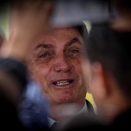 Presidente Jair Bolsonaro provoca aglomeração de seus apoiadores no "cercadinho" do Palácio da Alvorada - Gabriela Biló/Estadão Conteúdo