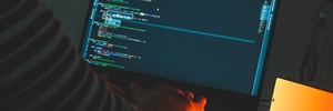 Palavra do ano em 2025: afinal, o que é 'vibe coding'? (Foto: Árpád Czapp/Unsplash)