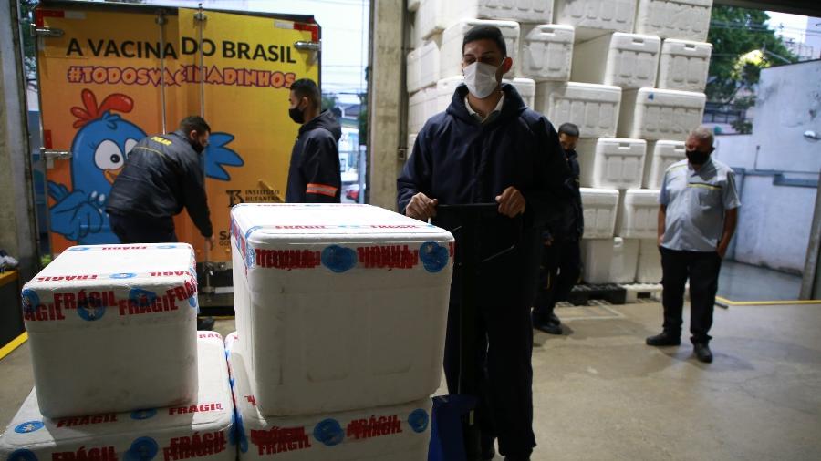 Saída dos lotes de CoronaVac enviados para os municípios paulistas após liberação da Anvisa  - Divulgação/Governo de São Paulo