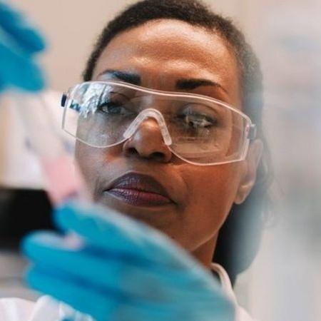Ter mais mulheres e negros na indústria da ciência é uma forma de combater vieses que podem ter consequências na vida real - Getty Images
