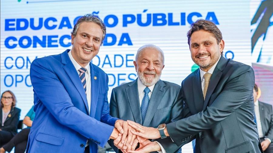 O presidente Lula, o ministro Camilo Santana (Educação) (à esq.) e Juscelino Filho (Comunicações) no lançamento da Estratégia Nacional de Escolas Conectadas em setembro de 2023
