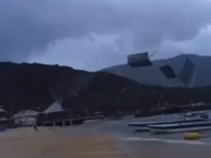 Vídeos mostram ventania arrancando telhado de cais em Ilha Grande (RJ)