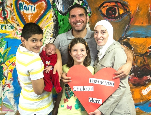 O engenheiro sírio Talal Al-tinawi, 42, está refugiado no Brasil, junto com sua mulher e seus três filhos, de 13 e 10 anos e 7 meses. O bebê nasceu no Brasil - Reprodução/Facebook