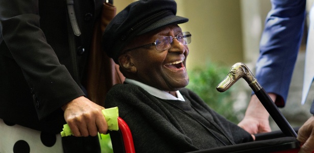 Arcebispo Desmond Tutu trata um câncer há 20 anos - Rodger Bosch/AFP