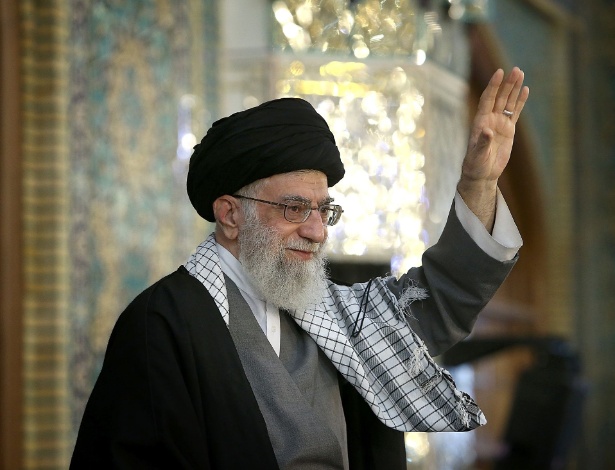 Resultado de imagem para Líder iraniano atribui protestos a 'inimigos externos'; entenda a crise que abala o país há quase uma semana