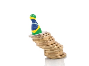 https://conteudo.imguol.com.br/c/noticias/45/2017/05/10/crise-economica-recessao-economia-brasileira-1494450789559_v2_300x225.jpg