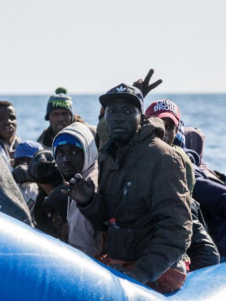 19.jan.2019 - Barco com 47 imigrantes é resgatado perto da Líbia