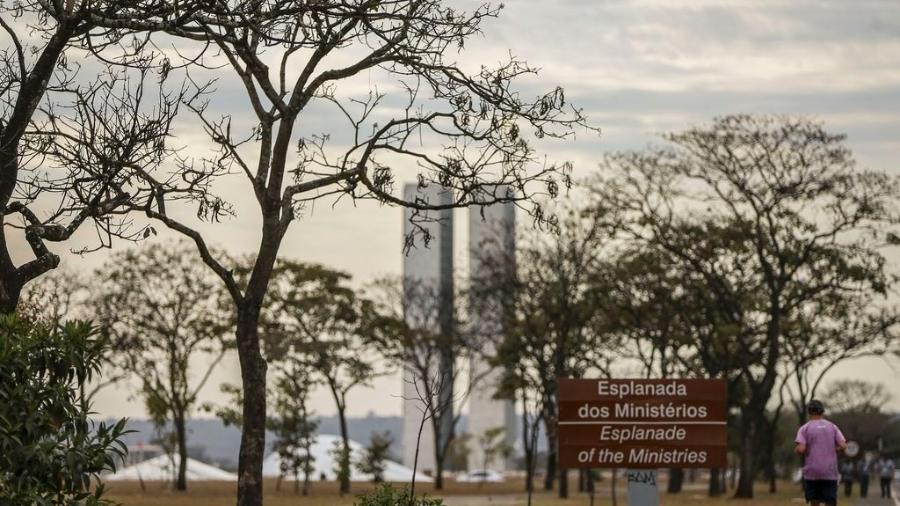 Brasília: cidade registrou umidade entre 12% e 20% e ficou em estado de emergência - Marcelo Camargo/Agência Brasil
