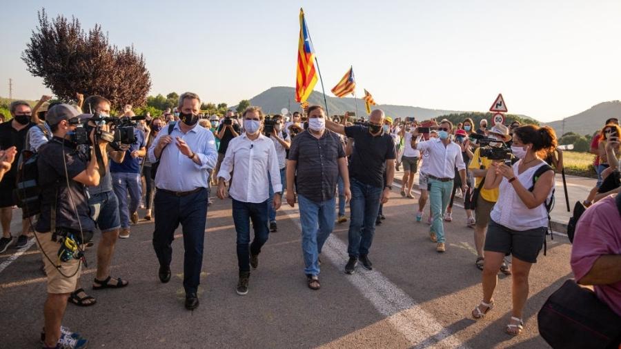 Líderes separatistas da Catalunha tiveram suas saídas temporárias suspensas por um tribunal espanhol - Europa Press News/Europa Press via Getty Images