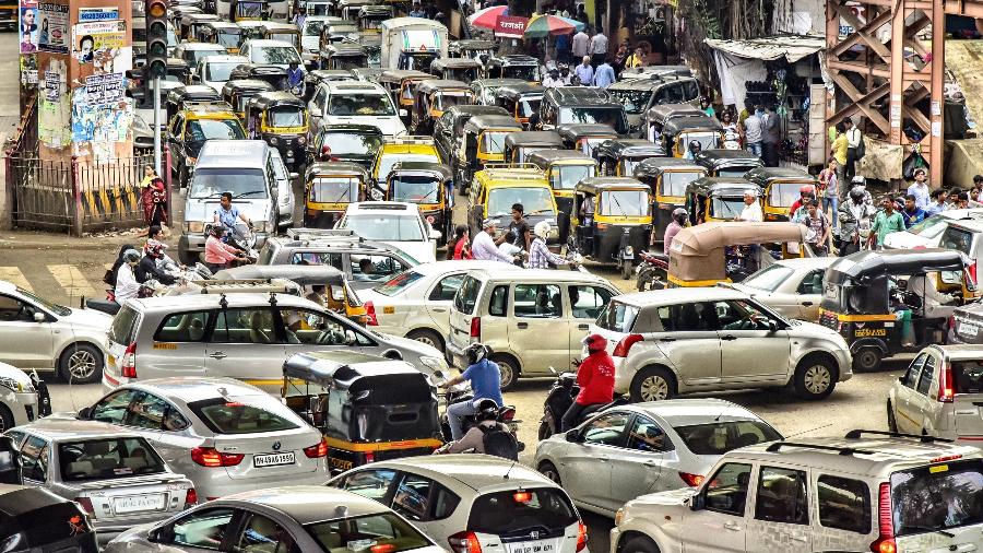 Engarrafamento em Mumbai a  maior cidade indiana; estudo mede efeitos de superpopulação no planeta - polybutmono/Getty Images