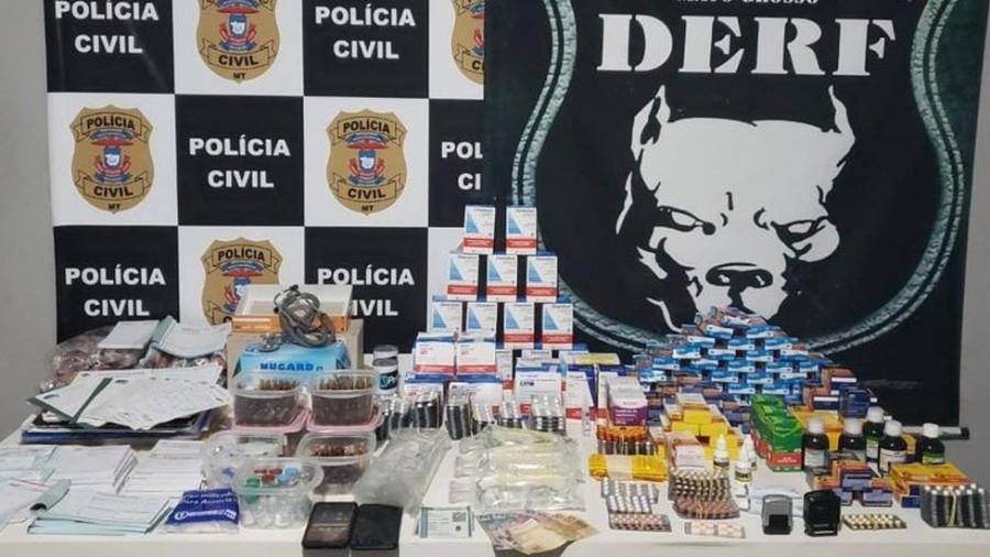 Medicamentos controlados e receituários foram apreendidos pela polícia - Polícia Civil de MT/Divulgação