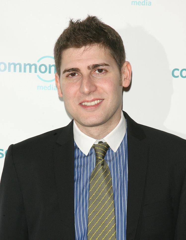 Eduardo Saverin, cofundador do Facebok, é a pessoa mais rica do Brasil Eduardo Saverin, cofundador do Facebok, é a pessoa mais rica do Brasil
