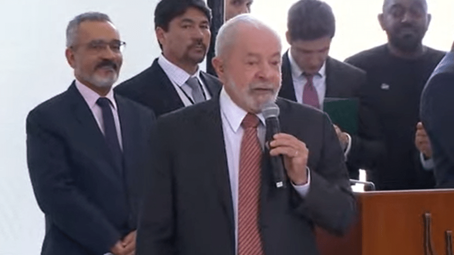 Lula participa de evento no Planalto com líderes sindicais - Reprodução