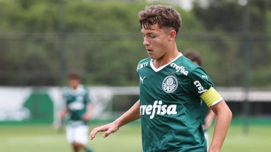 Guilherme Kerchner assina contrato de formação com Palmeiras - Divulgação