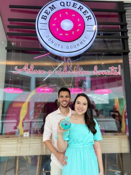 Isadora Negrão e Gabriel Lopes são sócios da Bem Querer Donuts - Divulgação